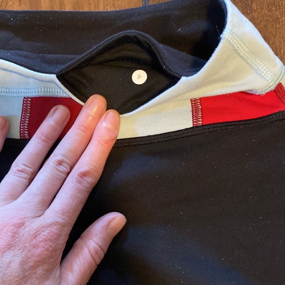 Lululemon groove shorts - Picture 3 of 3